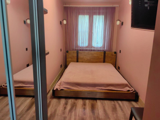 Продам трехкомнатную (3-комн.) квартиру, Цветной бульвар (Центральный р-н) ул, 8, Сочи г