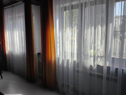 Продам трехкомнатную (3-комн.) квартиру, Цветной бульвар (Центральный р-н) ул, 8, Сочи г