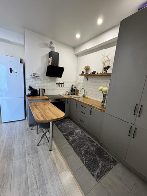 Продам двухкомнатную (2-комн.) квартиру, Параллельная (Центральный р-н) ул, 10к1, Сочи г