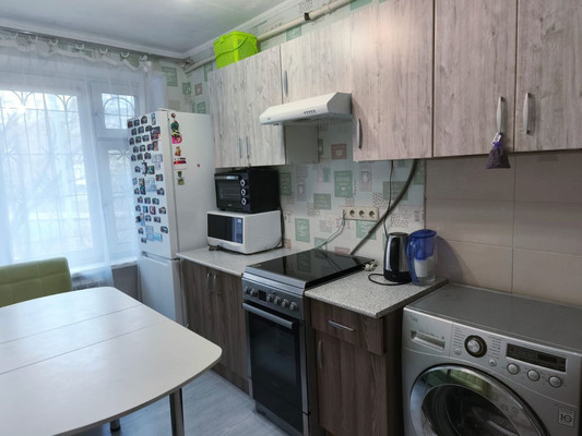 Продам однокомнатную (1-комн.) квартиру, Кленовый б-р, 23к2, Москва г