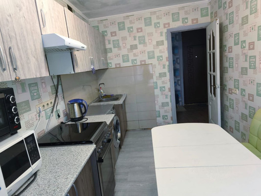 Продам однокомнатную (1-комн.) квартиру, Кленовый б-р, 23к2, Москва г