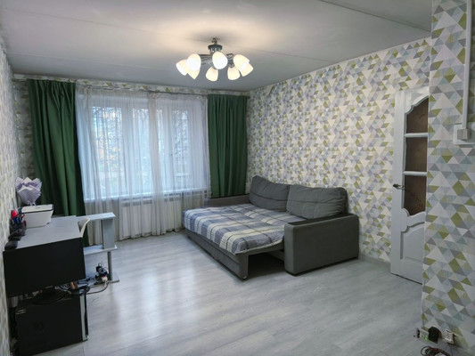 Продам однокомнатную (1-комн.) квартиру, Кленовый б-р, 23к2, Москва г