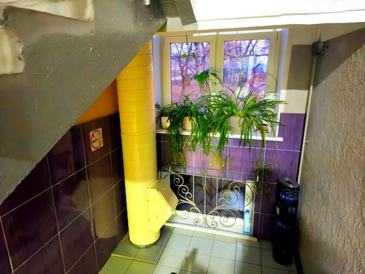 Продам однокомнатную (1-комн.) квартиру, Кленовый б-р, 23к2, Москва г