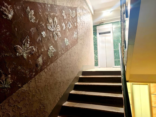 Продам однокомнатную (1-комн.) квартиру, Кленовый б-р, 23к2, Москва г