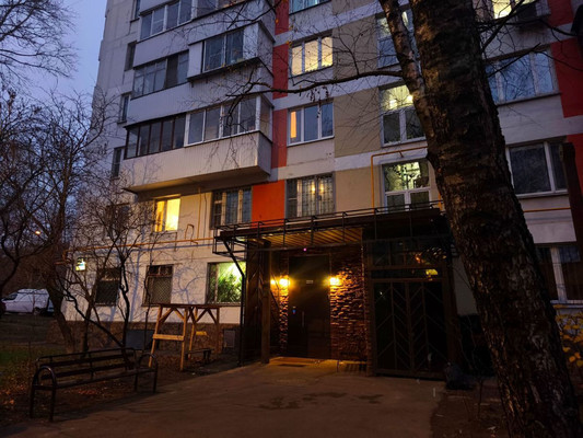 Продам однокомнатную (1-комн.) квартиру, Кленовый б-р, 23к2, Москва г