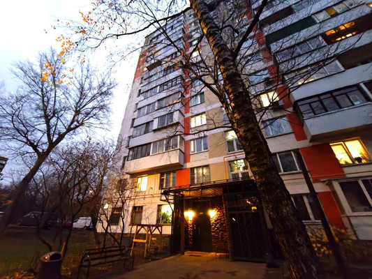 Продам однокомнатную (1-комн.) квартиру, Кленовый б-р, 23к2, Москва г