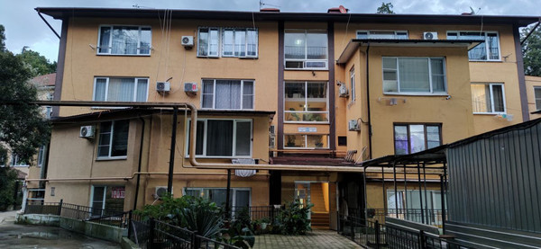 Продам двухкомнатную (2-комн.) квартиру, Кипарисовая (Хостинский р-н) ул, 9к1, Сочи г