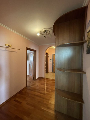 Продам трехкомнатную (3-комн.) квартиру, Окская ул, 5к1, Москва г