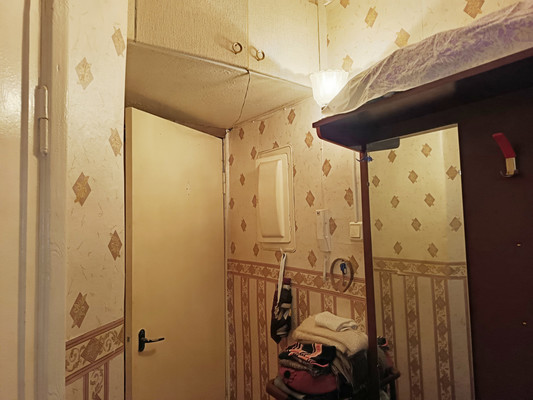 Продам двухкомнатную (2-комн.) квартиру, Володарского ул, 15, Гатчина г