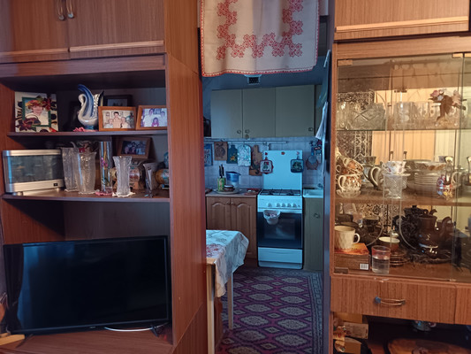 Продам двухкомнатную (2-комн.) квартиру, Володарского ул, 15, Гатчина г