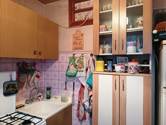 Продам двухкомнатную (2-комн.) квартиру, Володарского ул, 15, Гатчина г