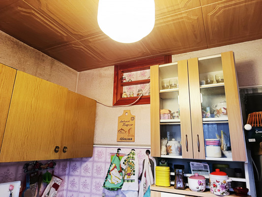 Продам двухкомнатную (2-комн.) квартиру, Володарского ул, 15, Гатчина г