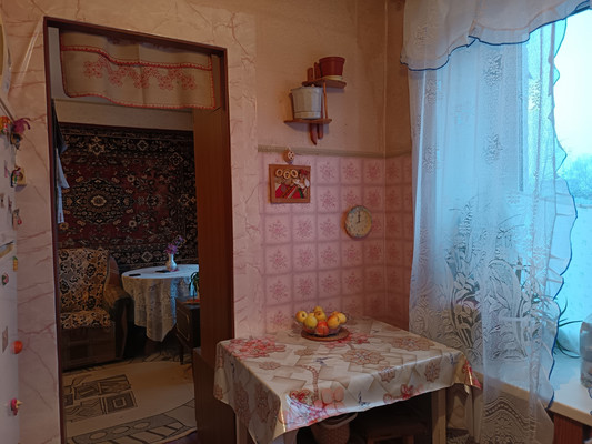 Продам двухкомнатную (2-комн.) квартиру, Володарского ул, 15, Гатчина г