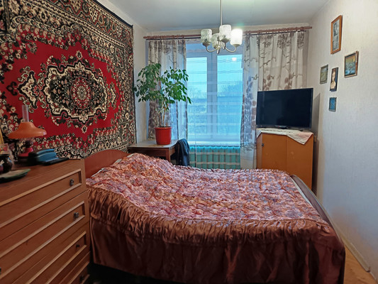 Продам двухкомнатную (2-комн.) квартиру, Володарского ул, 15, Гатчина г