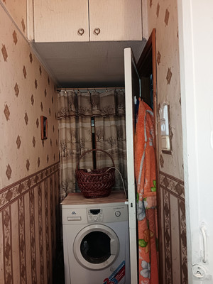 Продам двухкомнатную (2-комн.) квартиру, Володарского ул, 15, Гатчина г