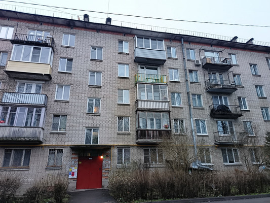 Продам двухкомнатную (2-комн.) квартиру, Володарского ул, 15, Гатчина г