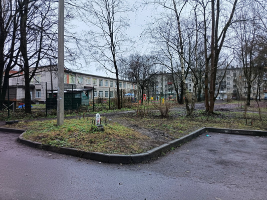 Продам двухкомнатную (2-комн.) квартиру, Володарского ул, 15, Гатчина г