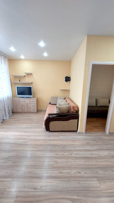 Продам однокомнатную (1-комн.) квартиру, Анны Коньковой ул, 10, Ханты-Мансийск г