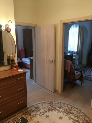 Продам трехкомнатную (3-комн.) квартиру, Эльдорадовский пер, 7, Москва г