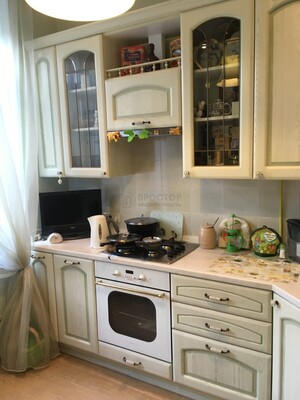 Продам трехкомнатную (3-комн.) квартиру, Эльдорадовский пер, 7, Москва г