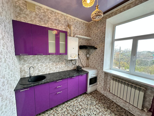 Продам двухкомнатную (2-комн.) квартиру, Мира ул, 2, Тихорецк г