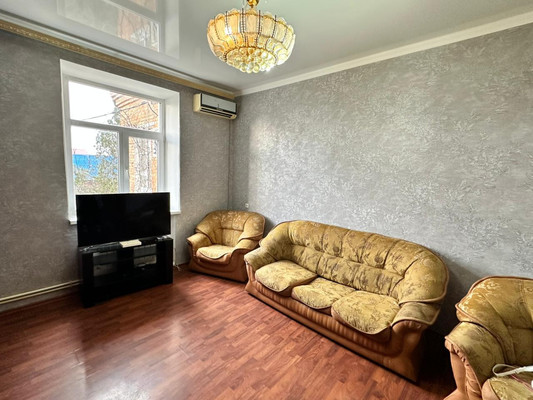 Продам двухкомнатную (2-комн.) квартиру, Мира ул, 2, Тихорецк г