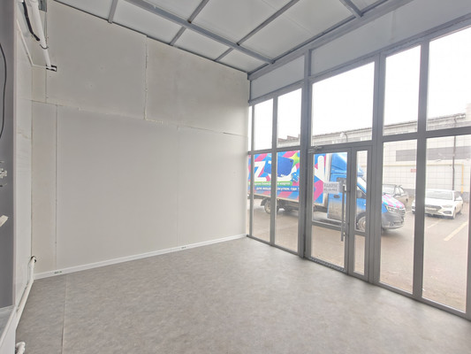 Сдам коммерческое помещение 23 м2, Центрально-Мариупольская ул, 87кБ, Казань г