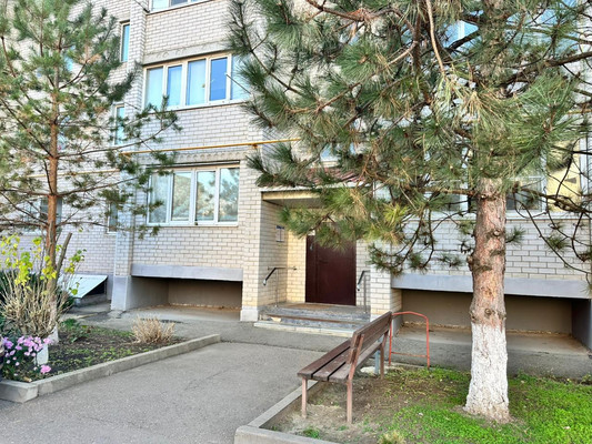 Продам двухкомнатную (2-комн.) квартиру, Октябрьская ул, 97а, Тихорецк г