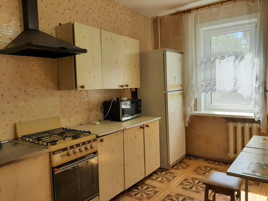 Продам трехкомнатную (3-комн.) квартиру, Октябрьская ул, 110, Тихорецк г