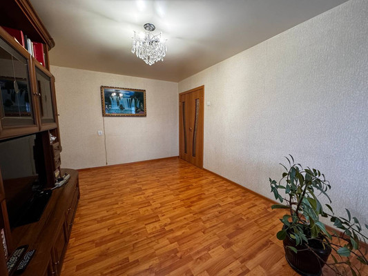 Продам трехкомнатную (3-комн.) квартиру, Красная Заря ул, 68ка, Ишим г