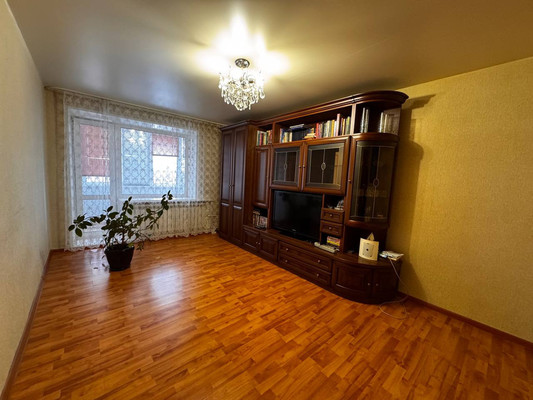 Продам трехкомнатную (3-комн.) квартиру, Красная Заря ул, 68ка, Ишим г