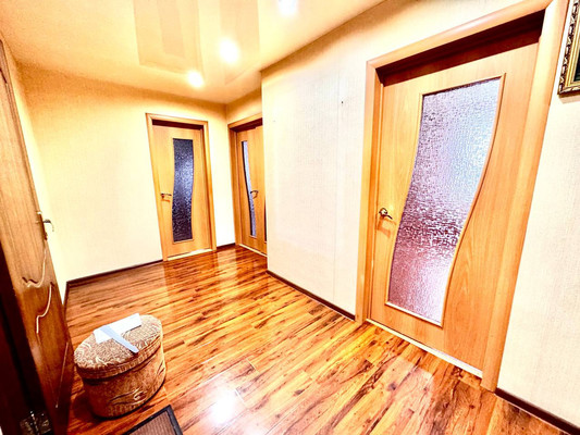 Продам трехкомнатную (3-комн.) квартиру, Красная Заря ул, 68ка, Ишим г