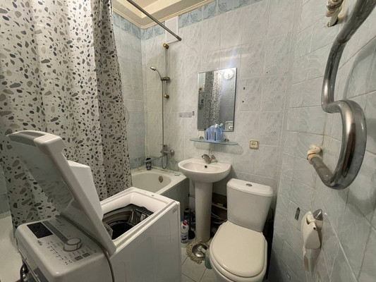 Продам однокомнатную (1-комн.) квартиру, Красногвардейский б-р, 27, Подольск г