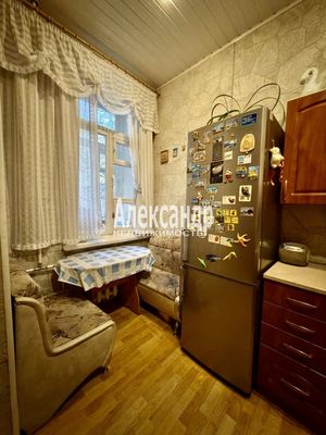 Продам трехкомнатную (3-комн.) квартиру, Большой П.С. пр-кт, 69, Санкт-Петербург г