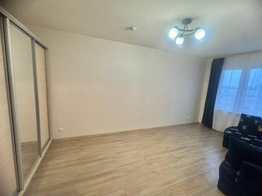 Продам однокомнатную (1-комн.) квартиру, Парашютная ул, 61к4, Санкт-Петербург г