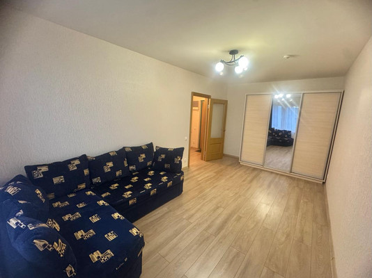 Продам однокомнатную (1-комн.) квартиру, Парашютная ул, 61к4, Санкт-Петербург г