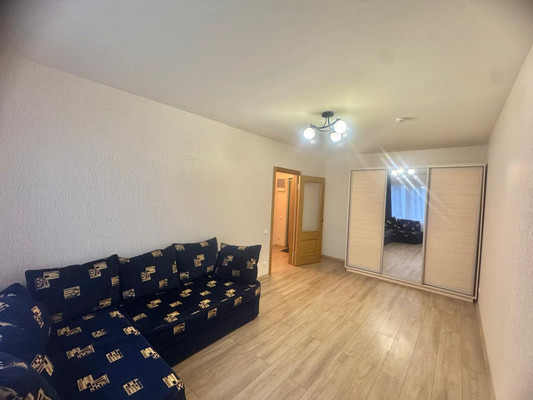 Продам однокомнатную (1-комн.) квартиру, Парашютная ул, 61к4, Санкт-Петербург г