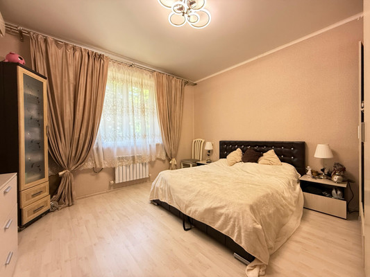 Продам двухкомнатную (2-комн.) квартиру, Хужокова ул, 145кг, Нальчик г