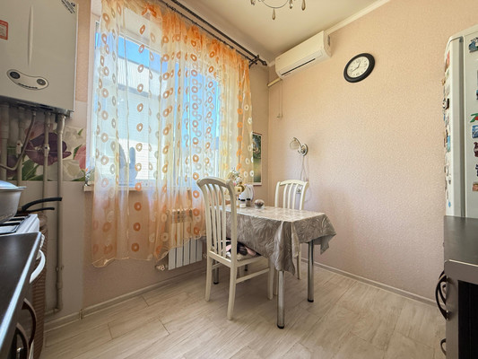 Продам двухкомнатную (2-комн.) квартиру, Хужокова ул, 145кг, Нальчик г