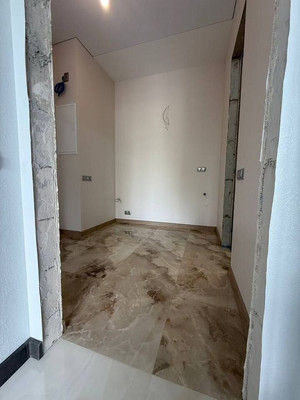 Продам однокомнатную (1-комн.) квартиру, Красных Зорь ул, 33а, Москва г