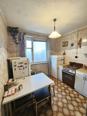 Продам однокомнатную (1-комн.) квартиру, Волжский б-р, 114Ак7, Москва г