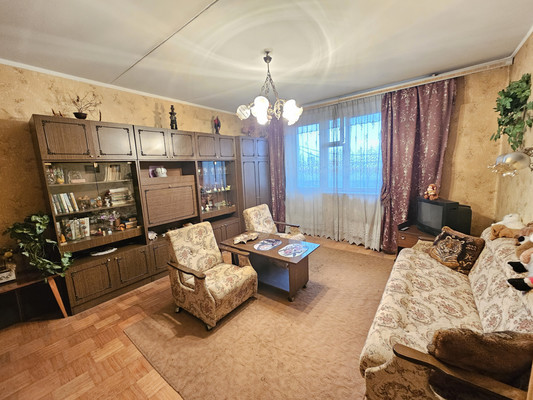 Продам однокомнатную (1-комн.) квартиру, Волжский б-р, 114Ак7, Москва г