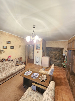 Продам однокомнатную (1-комн.) квартиру, Волжский б-р, 114Ак7, Москва г