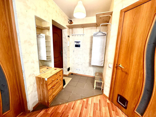 Продам двухкомнатную (2-комн.) квартиру, Просвещения ул, 27, Ишим г