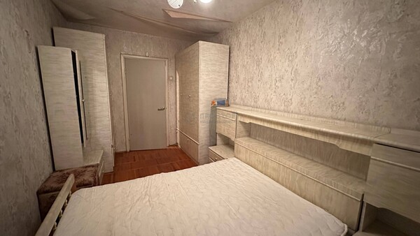 Продам двухкомнатную (2-комн.) квартиру, Дубнинская ул, 10к2, Москва г