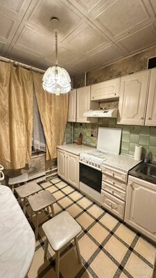 Продам двухкомнатную (2-комн.) квартиру, Дубнинская ул, 10к2, Москва г