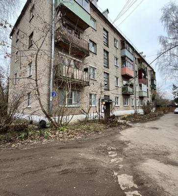 Продам двухкомнатную (2-комн.) квартиру, Комсомольская ул, 2а, Икша рп