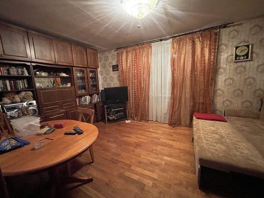 Продам двухкомнатную (2-комн.) квартиру, Серова ул, 11, Казань г