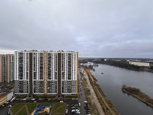 Продам многокомнатную квартиру, Лидии Зверевой ул, 9к1, Санкт-Петербург г