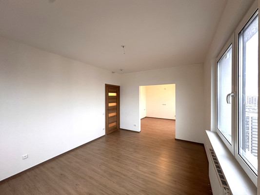 Продам многокомнатную квартиру, Лидии Зверевой ул, 9к1, Санкт-Петербург г